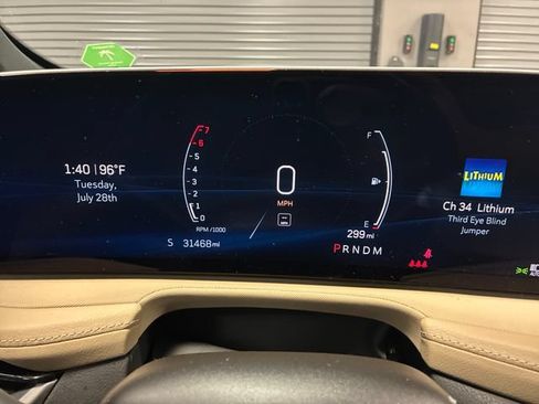 Used 2024 Cadillac XT4 Luxury w/ Cold Weather Package FWD image 15