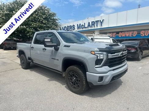 Used 2024 Chevrolet Silverado 2500 LTZ w/ LTZ Plus Package AWD/4WD image 1