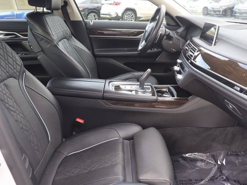 Used 2020 BMW 740i RWD image 17