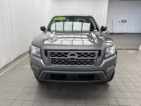 Used 2024 Nissan Frontier SV w/ SV Convenience Package image 2