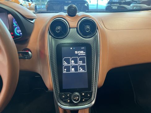 Used 2017 McLaren 570S image 21