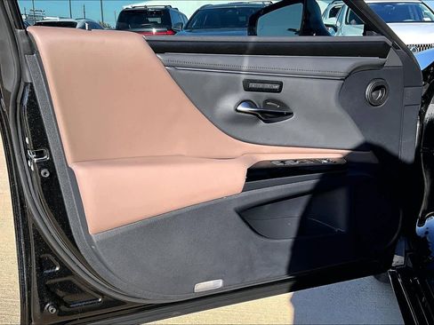New 2025 Lexus ES 350 image 10