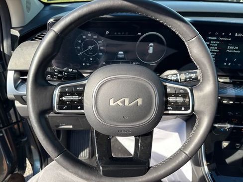 Certified 2024 Kia Carnival SX Prestige image 14