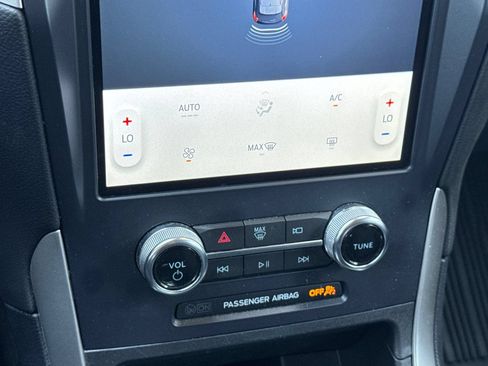 Certified 2023 Ford Edge SE w/ Black Appearance Package AWD/4WD image 19