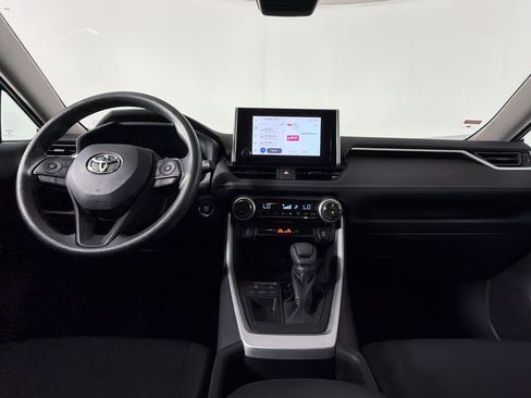 Used 2024 Toyota RAV4 XLE FWD image 14