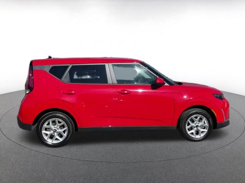Used 2025 Kia Soul LX w/ LX Technology Package image 16