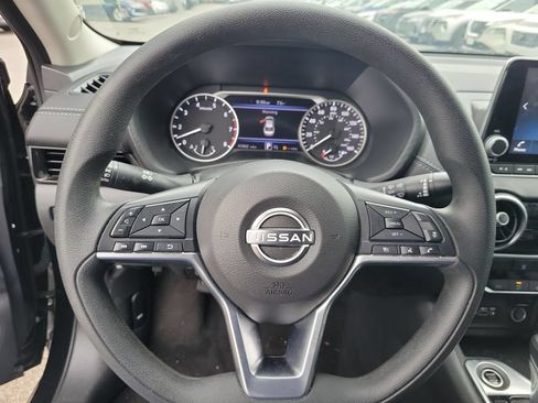 Used 2025 Nissan Sentra SV FWD image 21