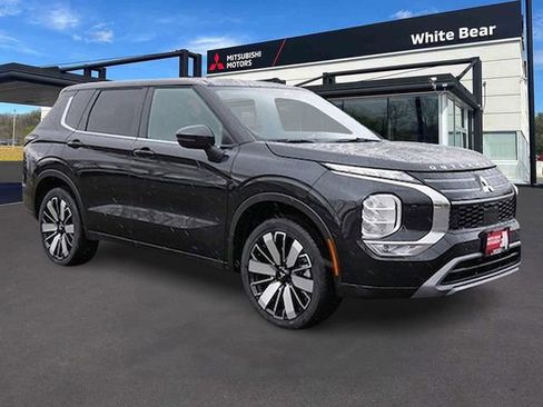 New 2026 Mitsubishi Outlander SE AWD/4WD image 1