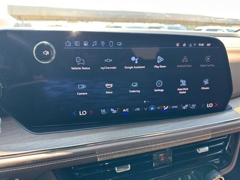 New 2025 Chevrolet Suburban High Country image 27