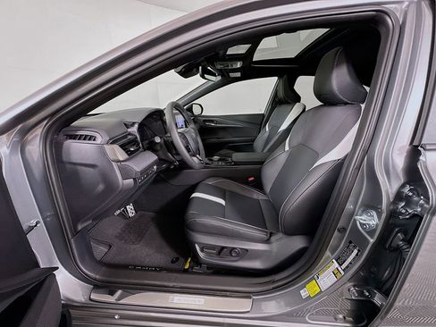 Used 2025 Toyota Camry SE image 20