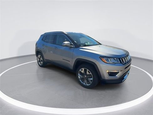 Used 2019 Jeep Compass Limited image 2