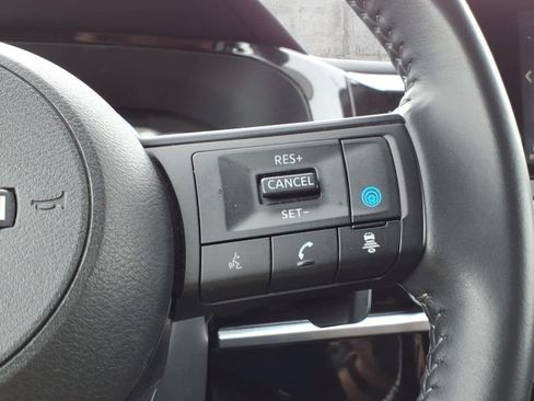 Used 2025 Nissan Pathfinder SV AWD/4WD image 22