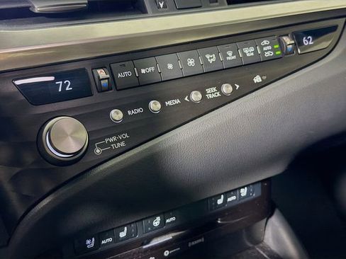 Used 2021 Lexus ES 350 w/ Premium Package FWD image 17