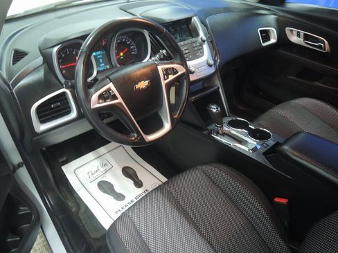 Used 2017 Chevrolet Equinox LT w/ Convenience Package image 5