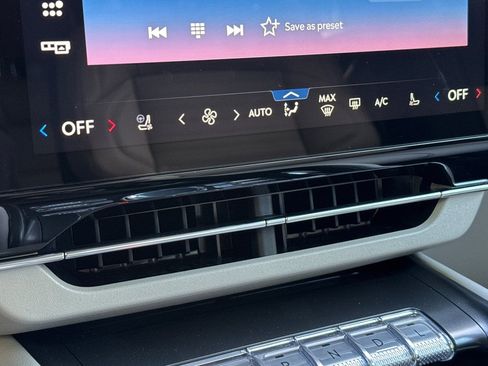 New 2026 Lincoln Nautilus Reserve image 18