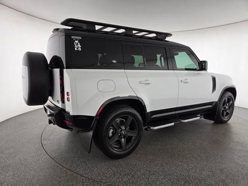 Used 2022 Land Rover Defender 110 X-Dynamic SE AWD/4WD image 2
