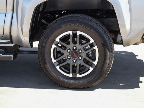 Certified 2025 Toyota Tacoma TRD Sport AWD/4WD image 9