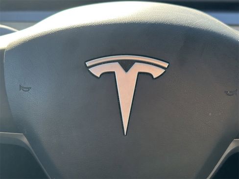 Used 2020 Tesla Model Y Long Range image 29
