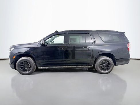 Used 2022 Chevrolet Suburban RST image 4