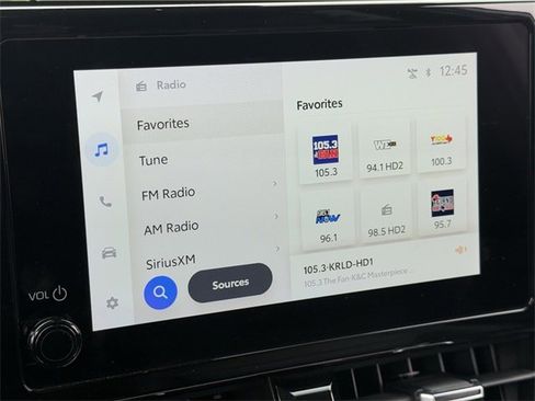 Used 2023 Toyota Corolla Cross XLE image 19