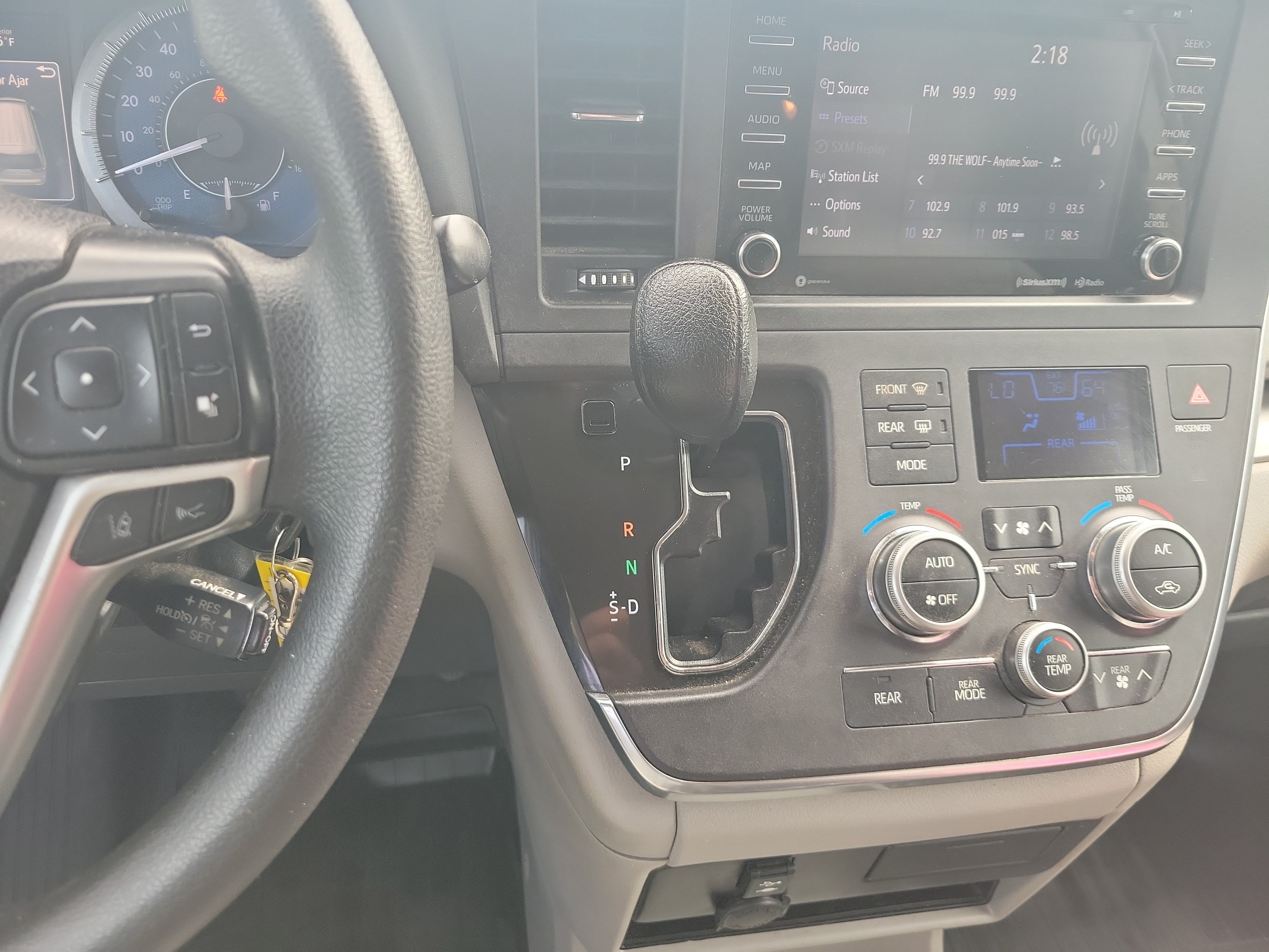 Used 2019 Toyota Sienna LE FWD image 25