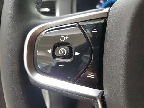 Used 2025 Volvo XC90 T8 Ultra w/ Protection Package Premier image 19