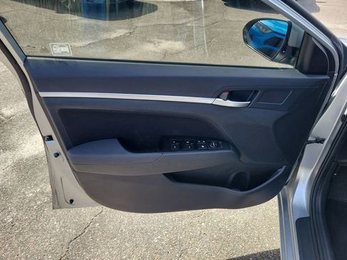 Used 2020 Hyundai Elantra SEL w/ Cargo Package (C1) FWD image 9
