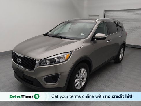 Used 2017 Kia Sorento LX w/ LX Convenience Package image 1
