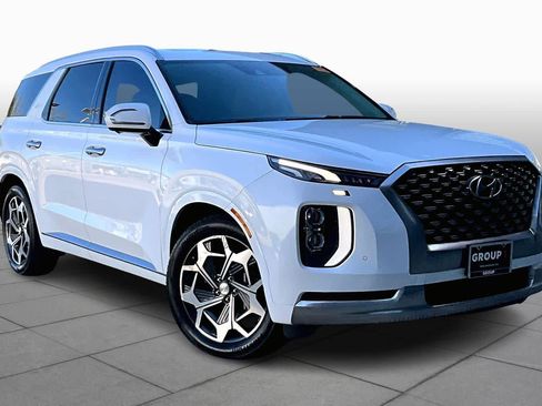 Used 2022 Hyundai Palisade Calligraphy image 2