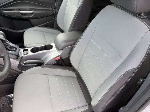 Used 2016 Ford Escape SE FWD image 12