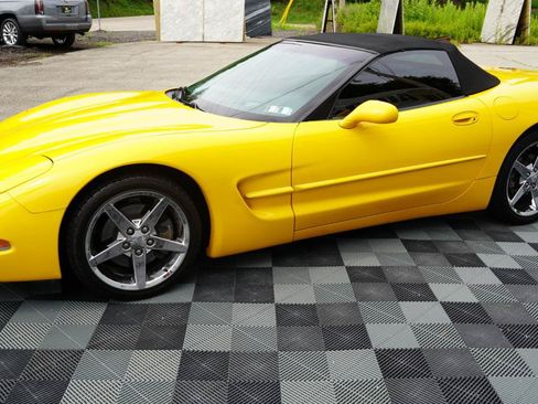 Used 2000 Chevrolet Corvette Convertible w/ Memory Pkg RWD image 23