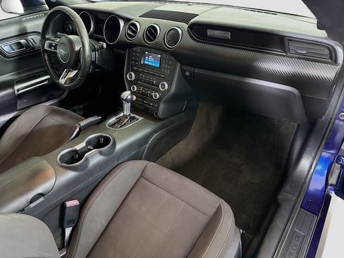 Used 2018 Ford Mustang Convertible w/ Black Accent Package RWD image 28