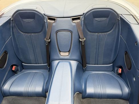 Used 2019 Aston Martin DB11 Volante image 36