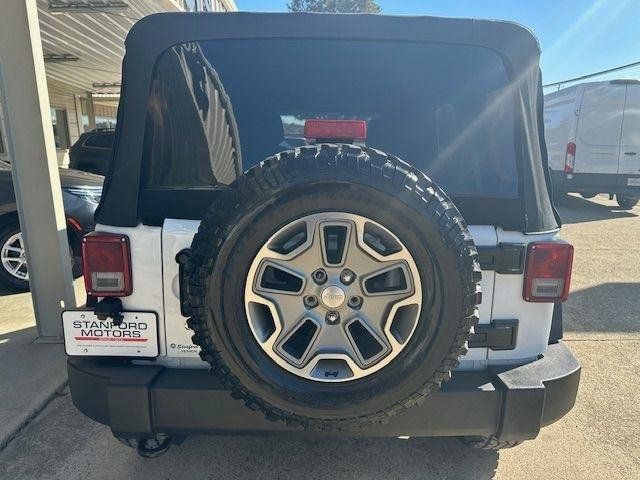 Used 2016 Jeep Wrangler Unlimited Rubicon w/ Connectivity Group AWD/4WD image 7