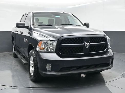 Used 2018 RAM 1500 Express AWD/4WD image 3