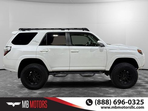 Used 2019 Toyota 4Runner TRD Off-Road Premium image 2