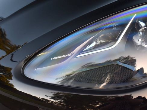 Used 2021 Porsche Macan AWD/4WD image 12