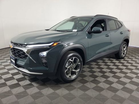 New 2026 Chevrolet Trax LT w/ Driver Confidence Package image 8