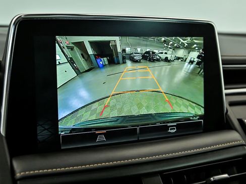 Used 2022 GMC Yukon XL AT4 AWD/4WD image 23