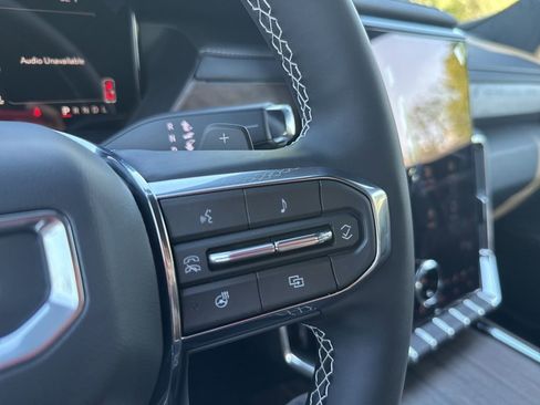 New 2026 GMC Acadia Denali Ultimate w/ LPO, Floor Liner Package AWD/4WD image 29