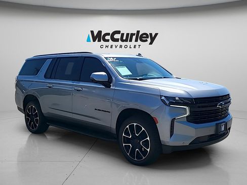 Used 2024 Chevrolet Suburban RST w/ Luxury Package AWD/4WD image 1