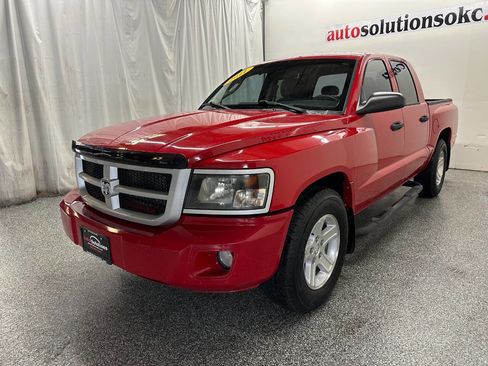 Used 2011 Dodge Dakota Big Horn image 3