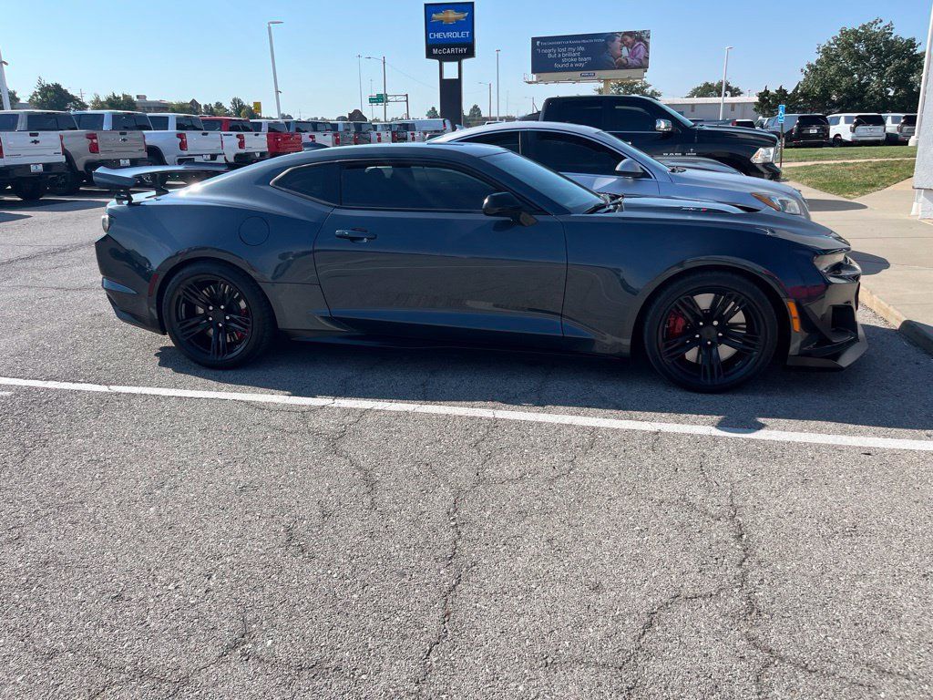 Used 2019 Chevrolet Camaro ZL1 RWD image 2