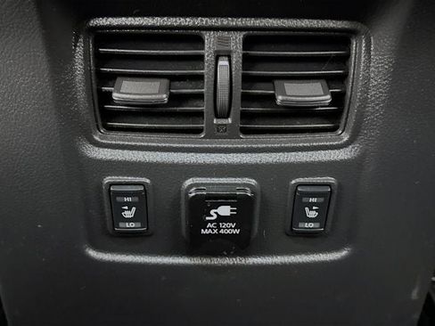 Used 2017 Nissan Titan Platinum Reserve image 23