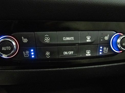 Used 2022 Buick Enclave Premium w/ Experience Buick Package image 19