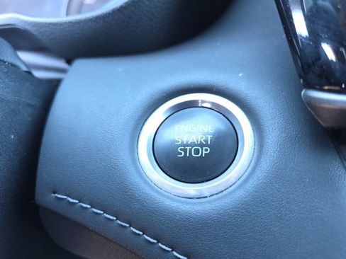 Used 2024 Toyota Highlander LE image 23