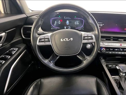 Used 2025 Kia Telluride S FWD image 6