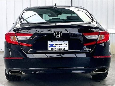 Used 2019 Honda Accord Touring image 4