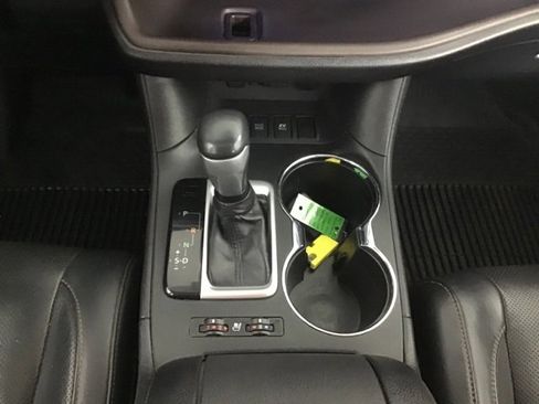 Certified 2019 Toyota Highlander Limited image 12