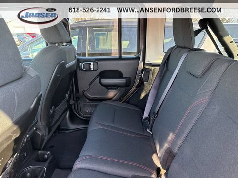 Used 2025 Jeep Wrangler Unlimited Rubicon AWD/4WD image 25